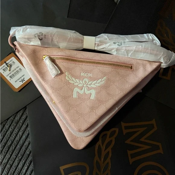 MCM Blush Pink Crossbody Bag Himmel Triangle Pouch in Lauretos - NWT - Picture 6 of 10